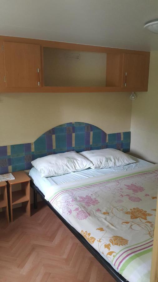 Bungalo Hotel Buzet Ngoại thất bức ảnh