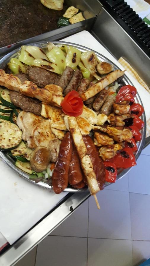Bungalo Hotel Buzet Ngoại thất bức ảnh